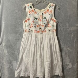 Comme Toi White Embroidered Floral Dress Women's Medium‎ Knee Length Flaw